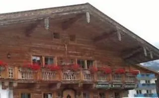 Scheffauerhof Apartman *